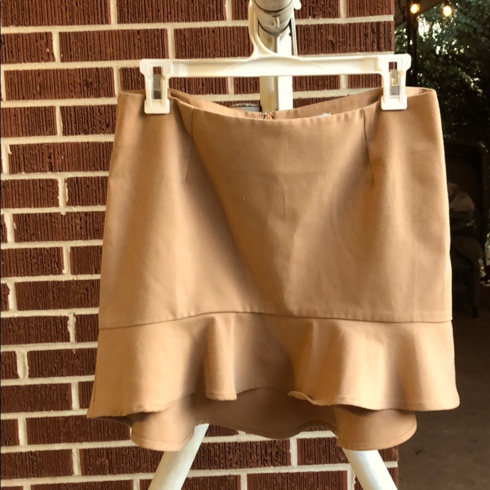 CUTE CAMEL COLORED RUFFLE MINI SKIRT!!!! - Picture 6 of 6